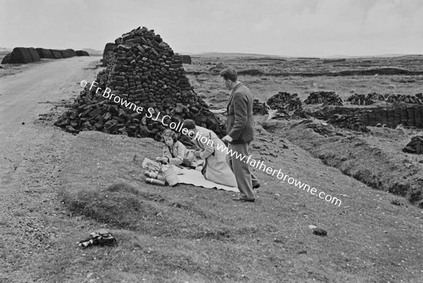 BOG SCENES NEAR BALLINROBE STACKING TURF